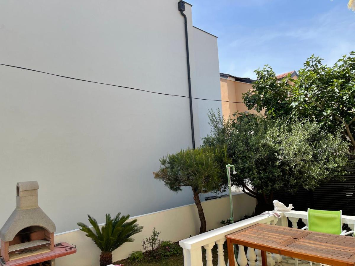 Apartments Villa Engeli Vir Exterior photo