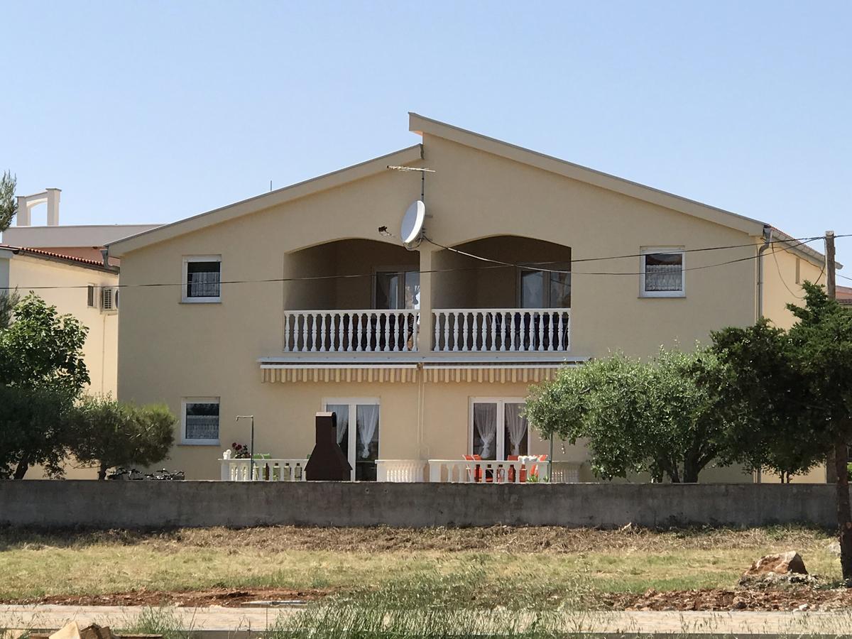 Apartments Villa Engeli Vir Exterior photo