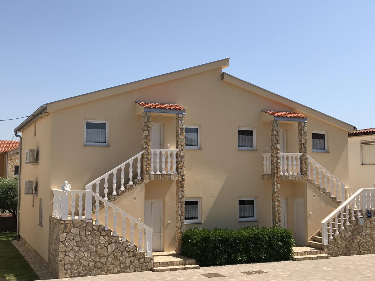 Apartments Villa Engeli Vir Exterior photo