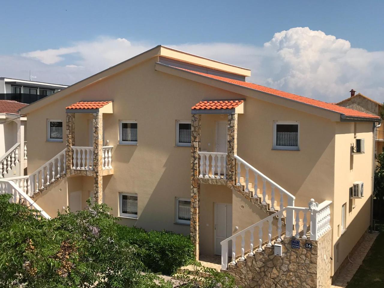 Apartments Villa Engeli Vir Exterior photo