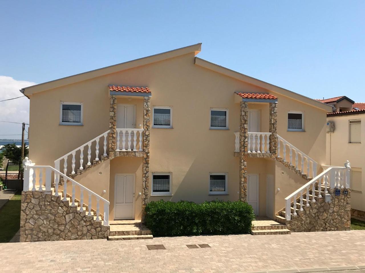 Apartments Villa Engeli Vir Exterior photo